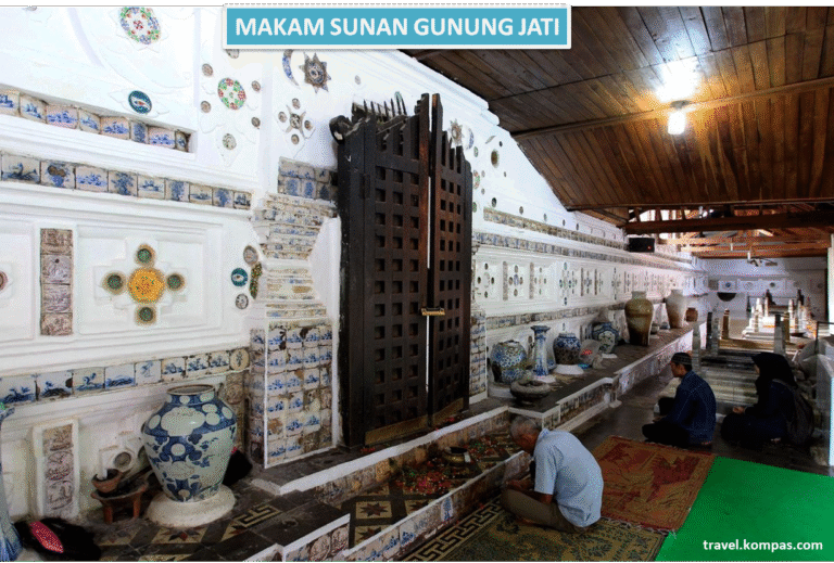 Rute Ziarah Wali Jawa + Sewa Bus Nyaman & Aman dari Jakarta