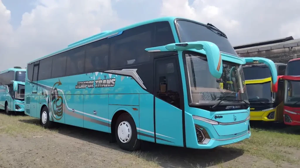 Armada Big Bus Aruna Raya Travel