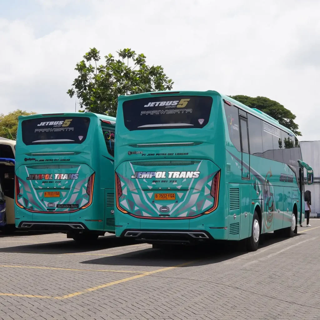 Armada Bus Aruna Raya Travel