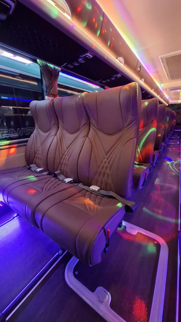Interior Kursi Big Bus Aruna Raya Travel