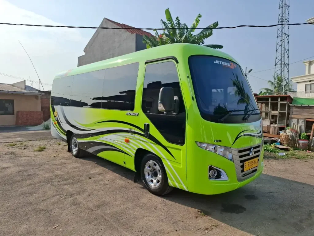 Minibus Aruna Raya Travel